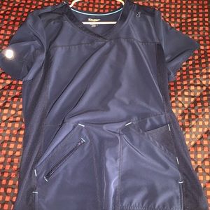 Scrub top size large